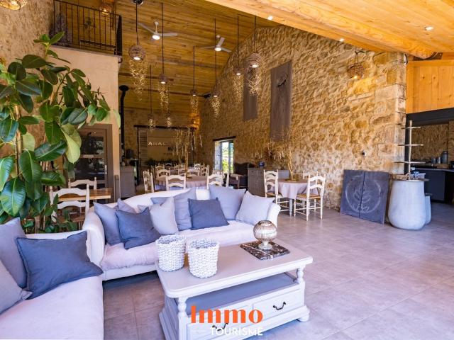 Mas provençal d'exception avec parc arboré et activité tour 650m² Roquemaure
