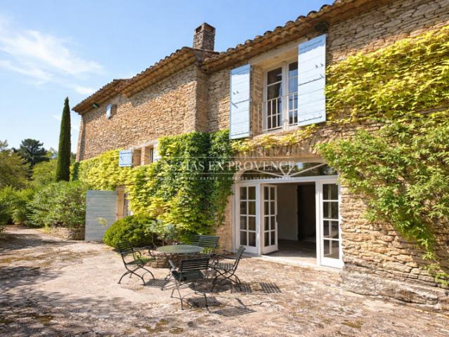 Mas Provençal en Pierre avec Piscine à Gordes ? Location Saiso