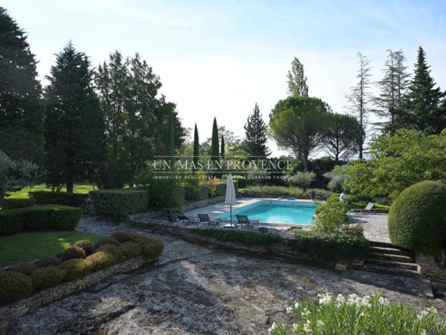 Mas Provençal en Pierre avec Piscine à Gordes ? Location Saiso