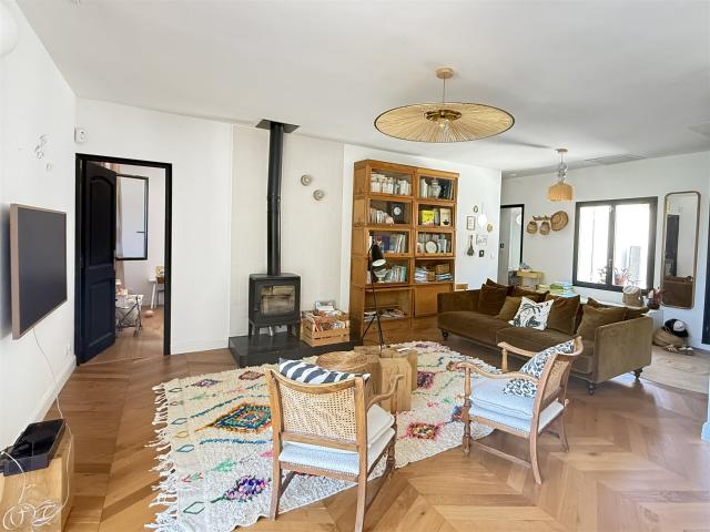 Mas provençal, piscine, parcelles de 5000 m², Lubéron 164m² Lauris