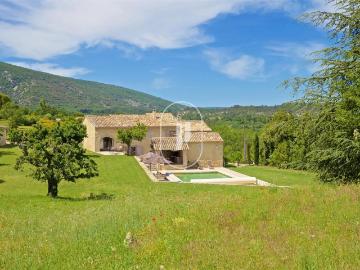Mas rénové avec piscine et vue panoramique à vendre en campa. 200m² Bonnieux