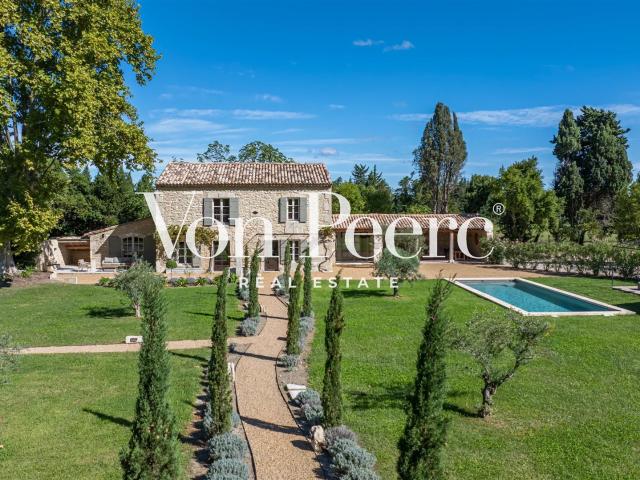 Mas rénové à Saint Rémy de Provence 260m² Saint Rémy de Provence