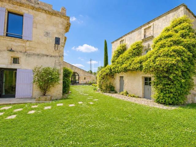 Authenticité, élégance et art de vivre en Provence 260m² Mouriès