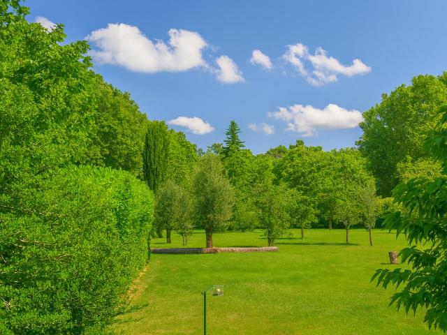 Masclat 46350: Maison 110m², 5 pièces, 2 chambres, 1 bureau, avec fort potentiel d'agrandissement, jardin arboré de près de 7000m²