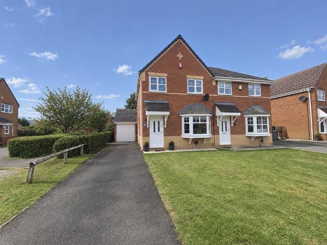 Masefield Way, Sandbach, CW11 3 bed semi detached house to rent £1,300 pcm £300 pw