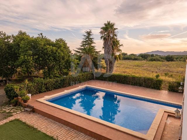 Masía 5 dormitorios 540 m2 690m² Montbrio del Camp