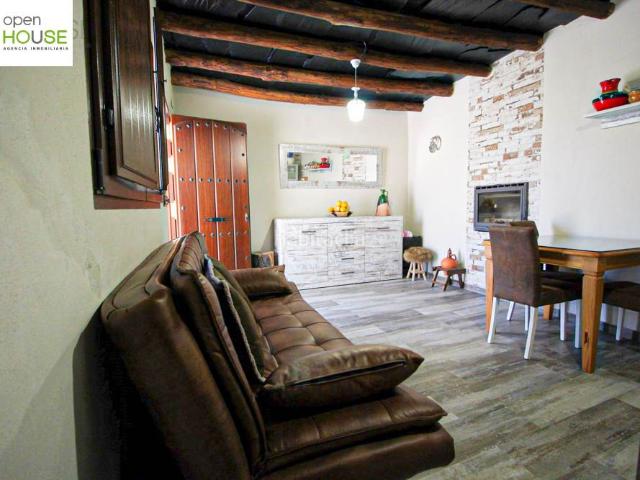 Masía en venta en Taha La. cortijo de 2 dormitorios con gran parcela. Masías Taha.