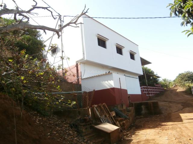 Masía en venta en Moya. FINCA CON CASA. Masías.
