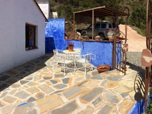 Masía en venta en Tolox. Dos casas en la Sierra de las Nieves junto a las cascadas. Masías.