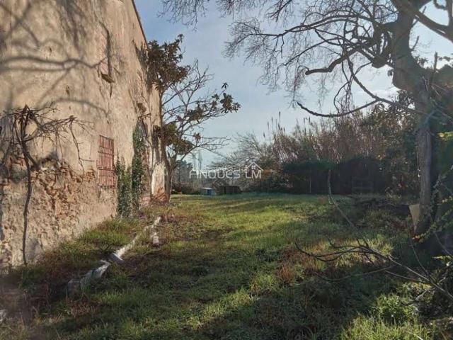 Masía en venta en Tordera, Tordera. Bonita masia en núcleo urbano de Tordera para reformar completamente. Masías.