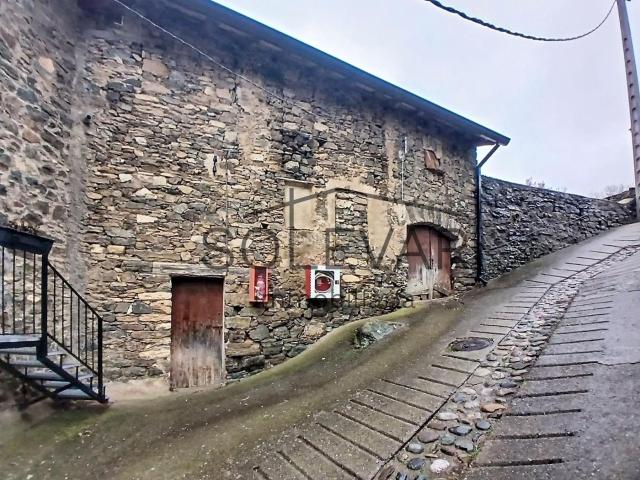 Masía en venta en Torre de Cabdella La Pirineos. GRAN CASA A REFORMAR CON VISTAS ESPECTACULARES EN MONTROS. Masías Torre de Cabdella.