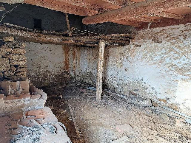 Masía en venta en travesía Pasec, Ulldecona, de 64.001 m² 1 habitación por 85.000