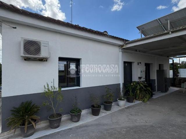 Masía en venta en Utrera, Pedanías Norte. Casa rural en venta en Utrera. Masías.
