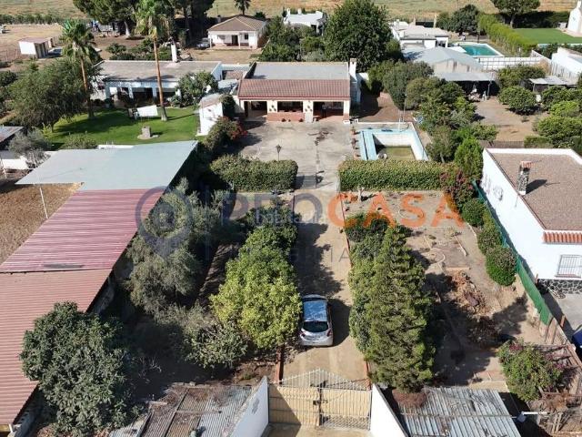 Masía en venta en Utrera, Pedanías Norte. PARCELA CON VIVIENDA Y PISCINA. Masías.