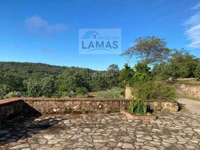 Masía en venta en Valverde de la Vera. Exclusiva finca con dos casas en Valverde de la Vera. Masías Valverde de la.