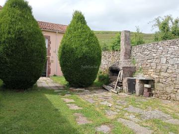 Masía en venta en Valdeolea. CASA DE PIEDRA CON TERRENO EN VALDEOLEA. Masías.