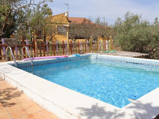 Masía en venta en Vall d´Alba. CHALET EN VENTA CON TERRENO Y PISCINA EN VALL DALBA. Masías Vall.
