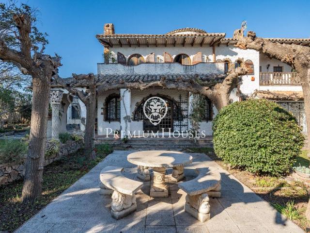 Masía en venta en Valls. Masía con encanto en Plana den Berga. Masías.