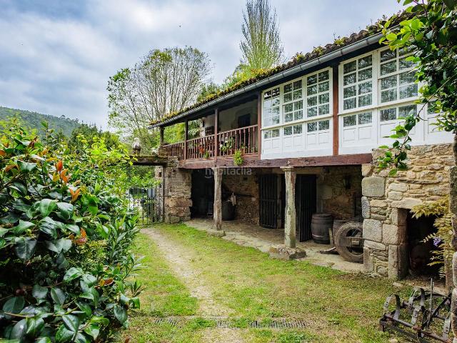 Masía en venta en Vedra. Gran casa del siglo XVI restaurada junto al Camino de Santiago en Vedra. Masías.