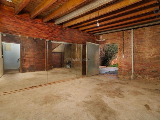 Masía en venta en Vilabertran. Casa de pueblo con jardín, pajar y gran potencial en Vilabertran. Masías.