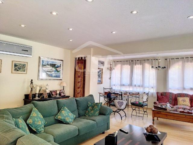 Masía en venta en Vilanova d´Escornalbou. MAGNÍFICA FINCA CON 3 PROPIEDADES INDEPENDIENTES Y GRAN JARDÍN. Masías Vilanova.
