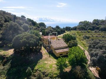 Masía en venta en Vilassar de Dalt. Exclusiva masía del siglo XVII con 38 hectáreas de terreno en venta en Vilassar de Dalt. Masías Vilassar de.