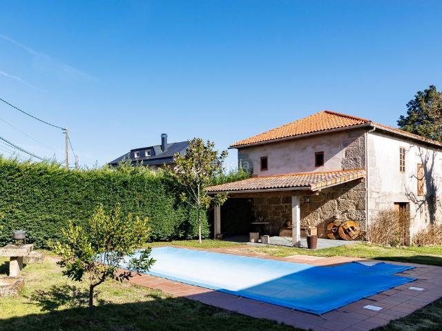 Masía en venta en Vilar de Barrio. Casa de piedra junto al río con piscina y pajar en Vilar de Barrio. Masías Vilar de.