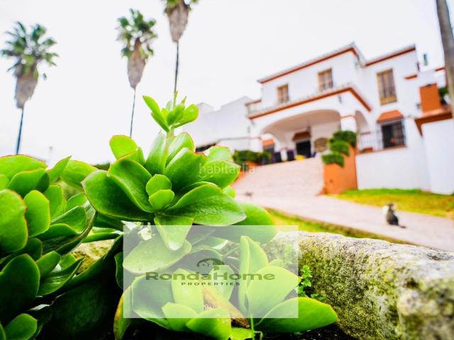 Masía en venta en Villamartín. Casa rural con restaurante, piscina y picadero en la Sierra de Cádiz, ruta de los pueblos blancos. Masías.