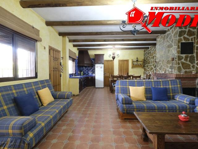 Masía en venta en Villamena. Disfruta de la vida en plena naturaleza en esta encantadora casa de campo ubicada en Cónchar. Esta propiedad ofrece una parcela de. Masías.