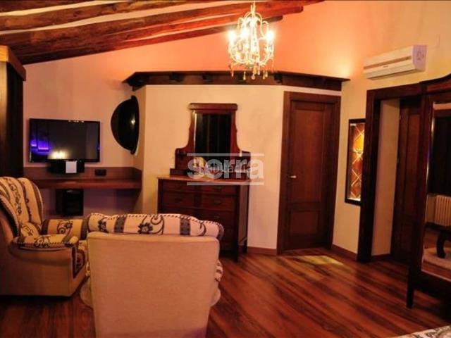 Masía en venta en Vilobí del Penedès. Espectacular finca en venta en Vilobí del Penedès con tres viviendas, un gran jardín con piscina y e. Masías Vilobí del.