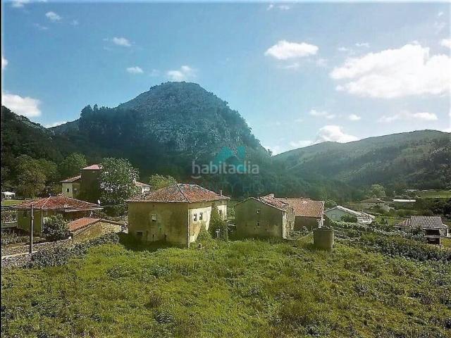 Masía en venta en Voto. Se vende casa de pueblo con terreno. Masías.
