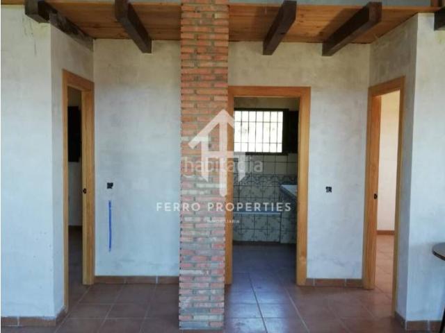 Masía en venta en Zagra. Venta de una impresionante villa campestre en Zagra. Masías.