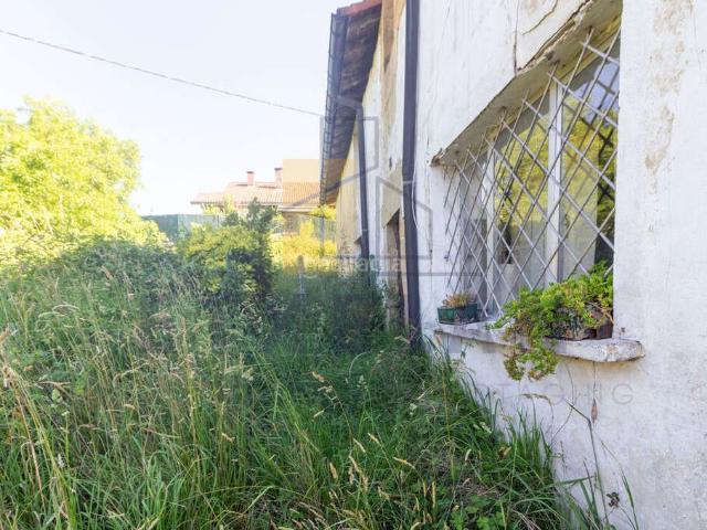 Masía en venta en Zaldibar. Caserío tradicional con terreno llano en el centro de Zaldibar Ideal para vivienda bifamiliar, casa rural o inversión turística. Masías.