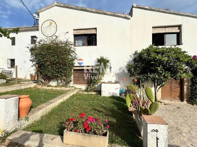 Masía en venta en Zaragoza, Garrapinillos. Encantadora masía catalana en una zona exclusiva y privilegiada. Masías.