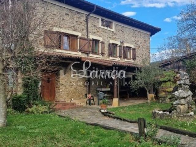 Masía en venta en Zeanuri. Exclusivo CASERÍO del sigo XIX rehabilitado en Zeanuri vistas al Gorbea. Masías.