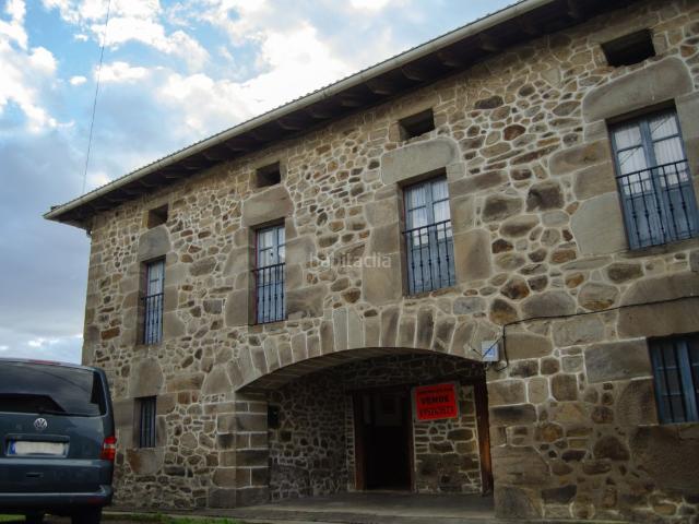 Masía en venta en Zeanuri. Zeanuri. Valle de Arratia. Inmobiliaria Mitxelena ofrece en exclusiva. Impresionante caserío para reformar con obra de tejado reci. Masías.
