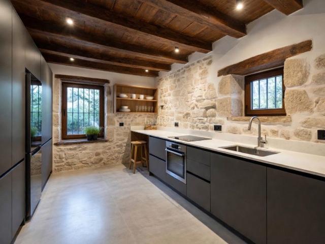Masía en venta en Zegama. Casa independiente estilo caserío. Masías.