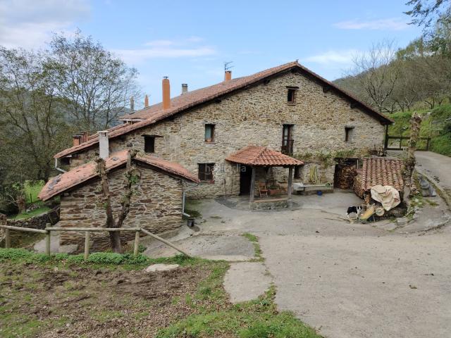 Masía en venta en Zestoa. CASERIO EN PLENA NATURALEZA. Masías.