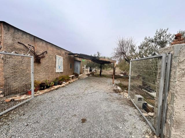 Masía en venta en Abrucena. Finca rústica con terreno en Abrucena, Andalucía. Masías.
