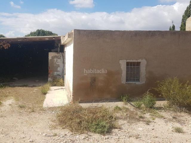 Masía en venta en Agost. SE VENDE PARCELA EN PRODUCCION DE VIÑEDOS DE LA VARIEDAD ALEDO, RENTABILIDAD DEMOSTRADA. Masías.