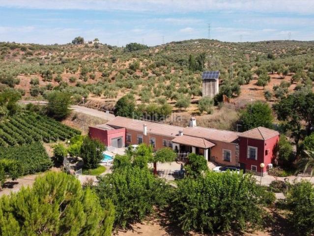 Masía en venta en Manzanera. Masías.