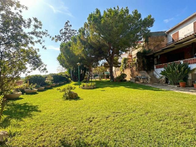 Masía en venta en Reus, Ponent. CASA INDEPENDIENTE CON AMPLIO JARDIN EN PLENO CENTRO URBANO DE ALMOSTER. Masías.