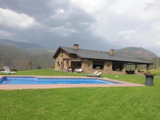 Masía en venta en Alàs i Cerc. Entorno Natural Elegancia, Confort y Posibilidades Únicas. Masías Alàs i.