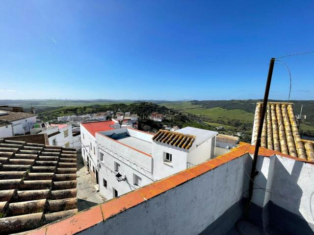 Masía en venta en Alcalá de los Gazules. Gran casa con 17 habitaciones y amplio patio en pleno centro de Alcalá de los Gazules. Masías Alcalá de los.