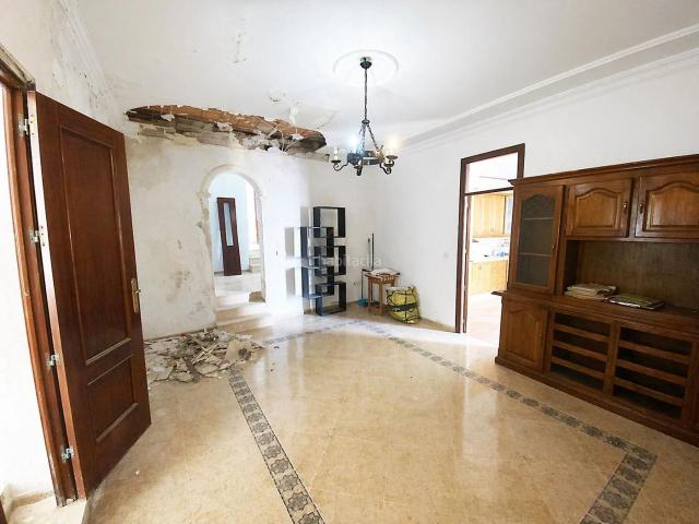 Casa en venta en Alcalá de los Gazules. Encantadora vivienda con horno de leña tradicional y amplios espacios. Casas Alcalá de los.