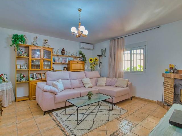 Masía en venta en Alcaucín. Chalet rustico en venta en Alcaucín. Masías.