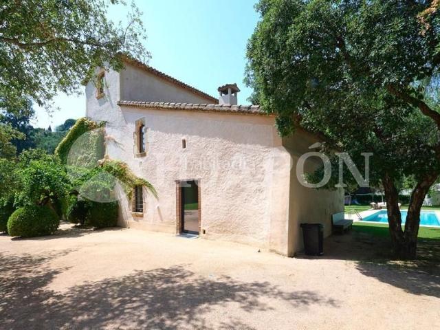 Masía en venta en Alella. Masia con piscina ubicada en Alella. Masías.