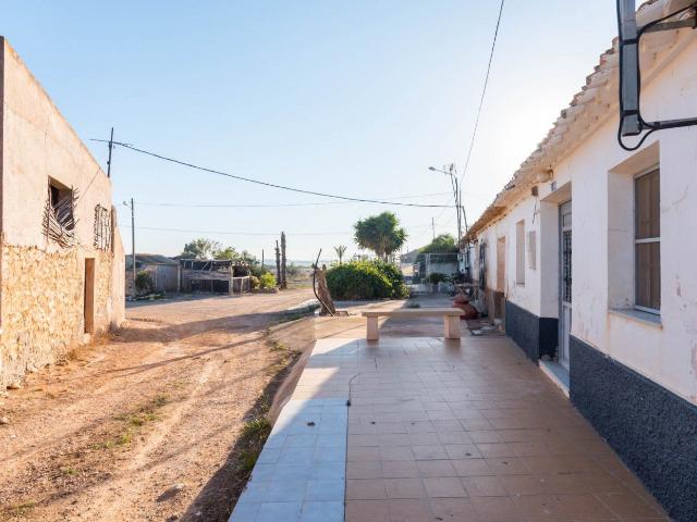 Masía en venta en Alhama de Murcia, Condado de Alhama. Finca de 26740 m2 de regadío en Alhama de Murcia con casa de campo de 100 m Cultiva, produce y vive. Masías Alhama de.