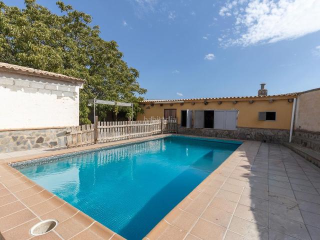 Masía en venta en Alhendín, Polideportivo. TERRENO RÚSTICO CON CASITA, PISCINA Y BUEN ACCESO POR SOLO 124.900!. Masías.