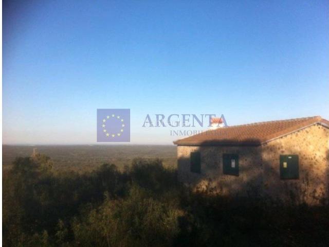 Masía en venta en Aliseda. VENTA CASA DE CAMPO EN ZONA DE ALISEDA. Masías.